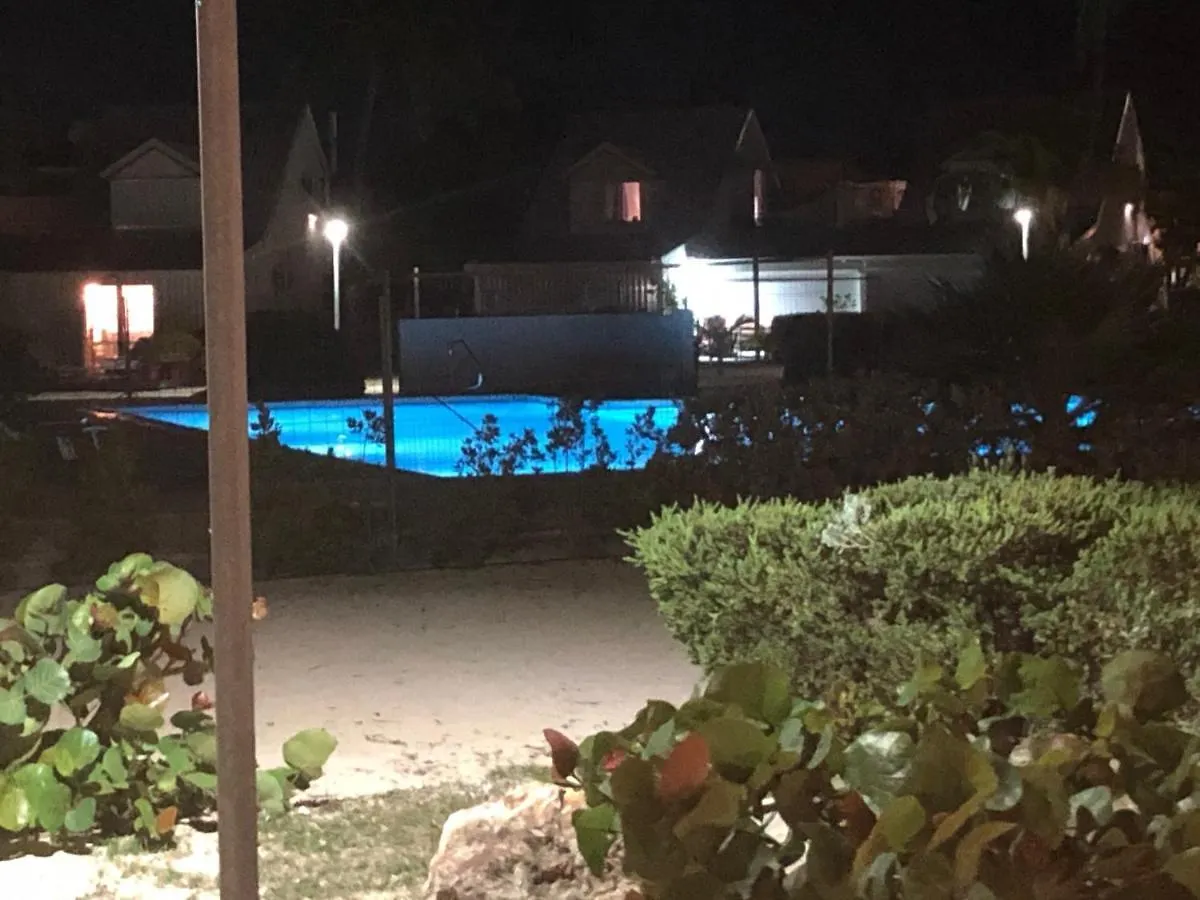 Maison Sur La Plage La Boheme 2 Chambres Piscines Tennis Sandy Ground