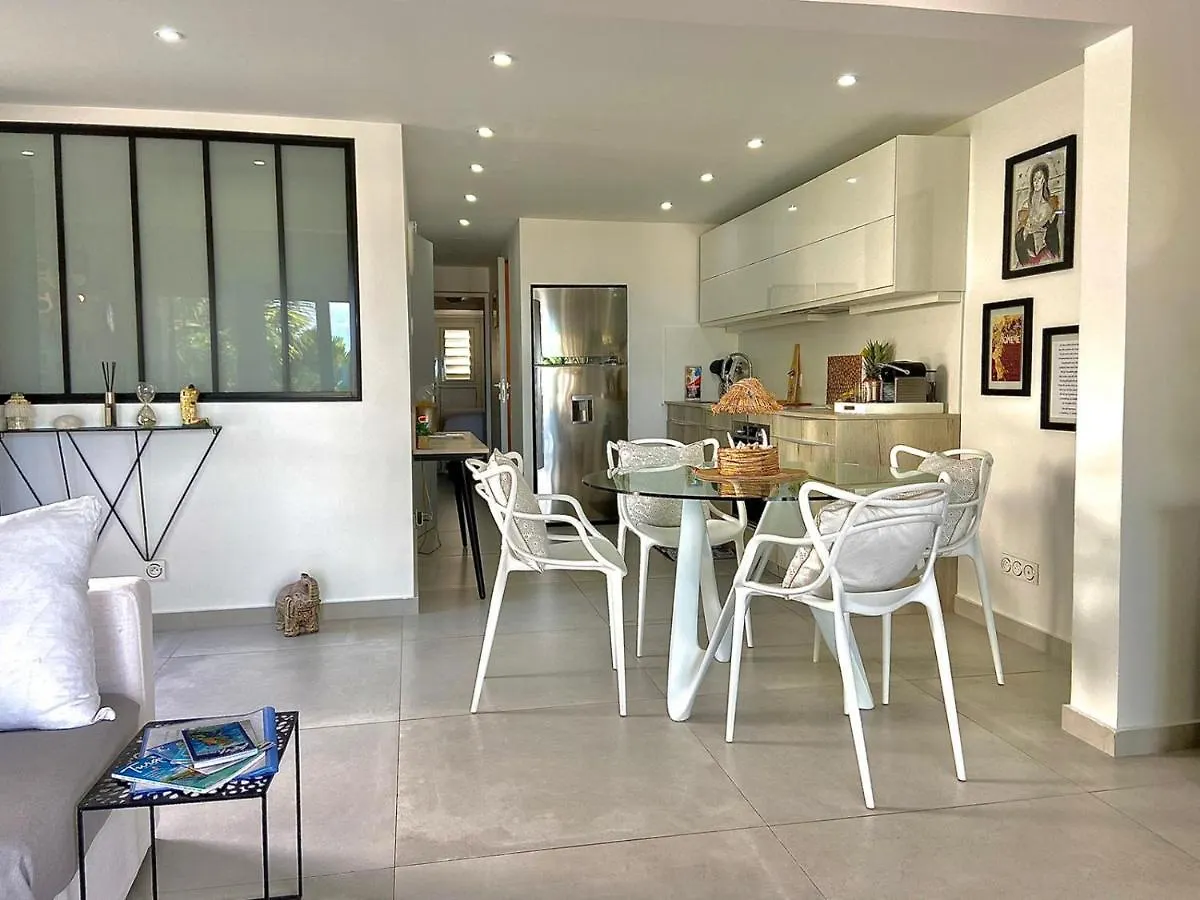 Maison Sur La Plage La Boheme 2 Chambres Piscines Tennis Sandy Ground Holiday home